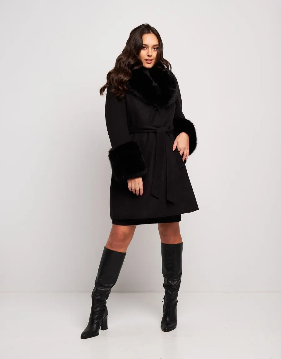 Cappotto con cintura e ecopelliccia