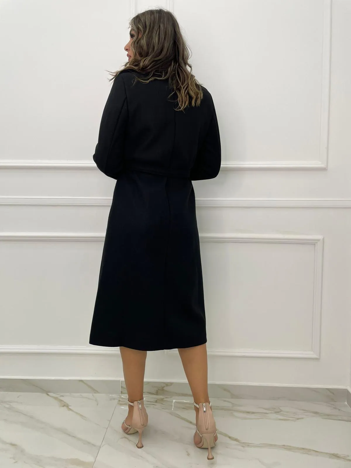 Cappotto lungo tinta unita con cintura in vita