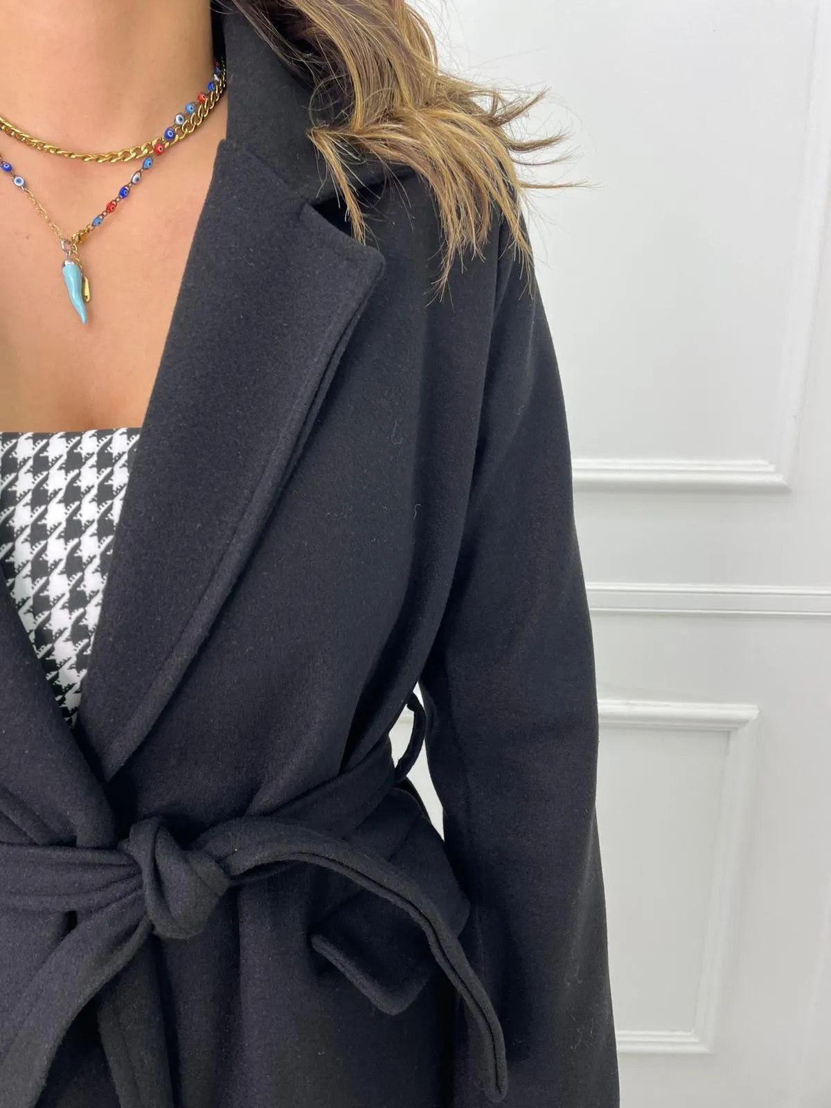 Cappotto lungo tinta unita con cintura in vita