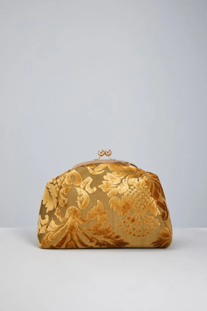 Clutch damascata