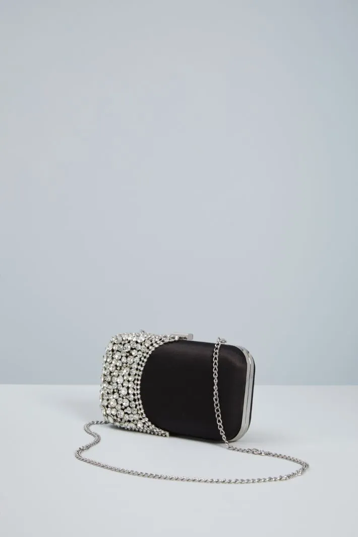 Clutch in raso con strass