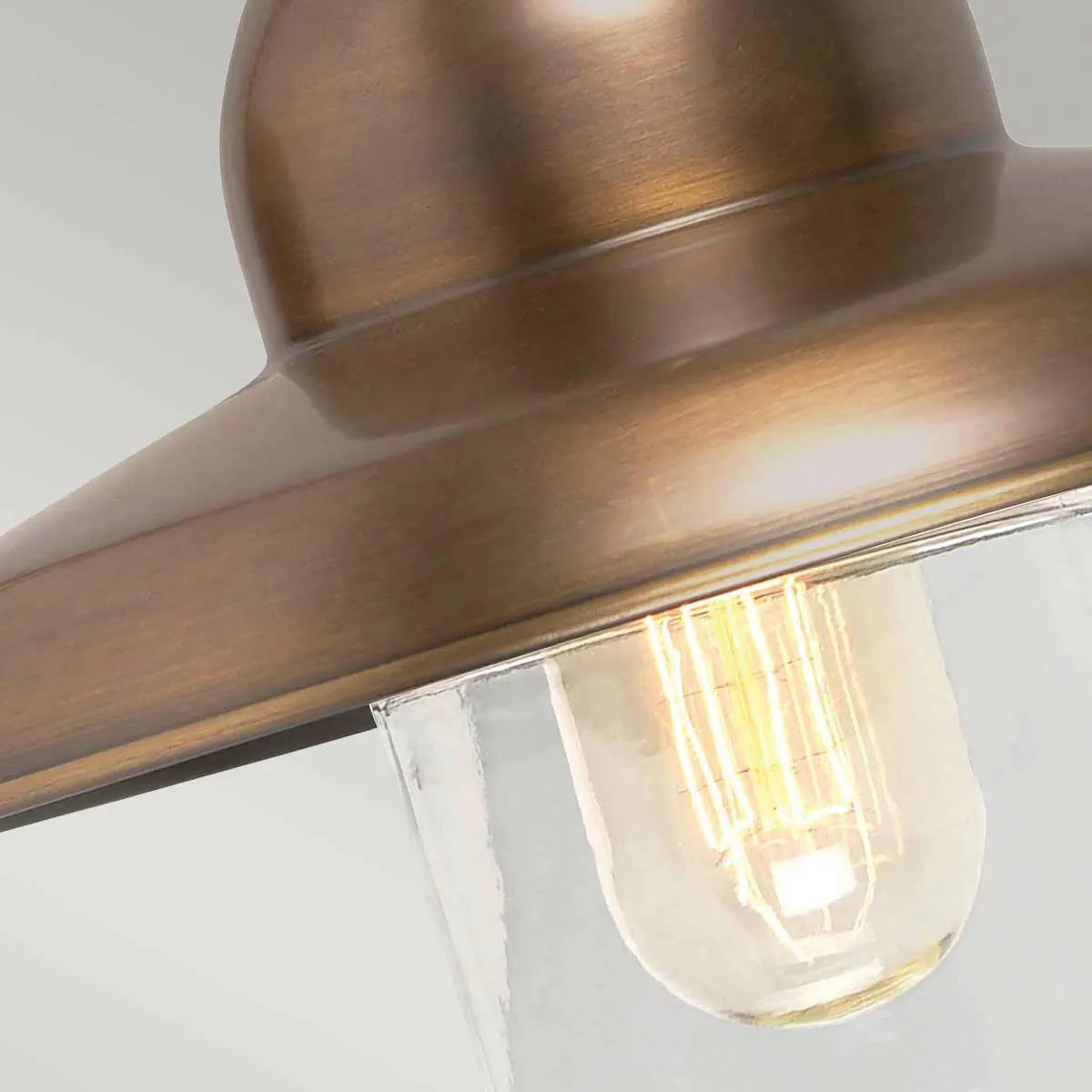 Elstead Lighting  Applique da parete per esterni con struttura in ottone e diffusore in vetro Somerton - 100W