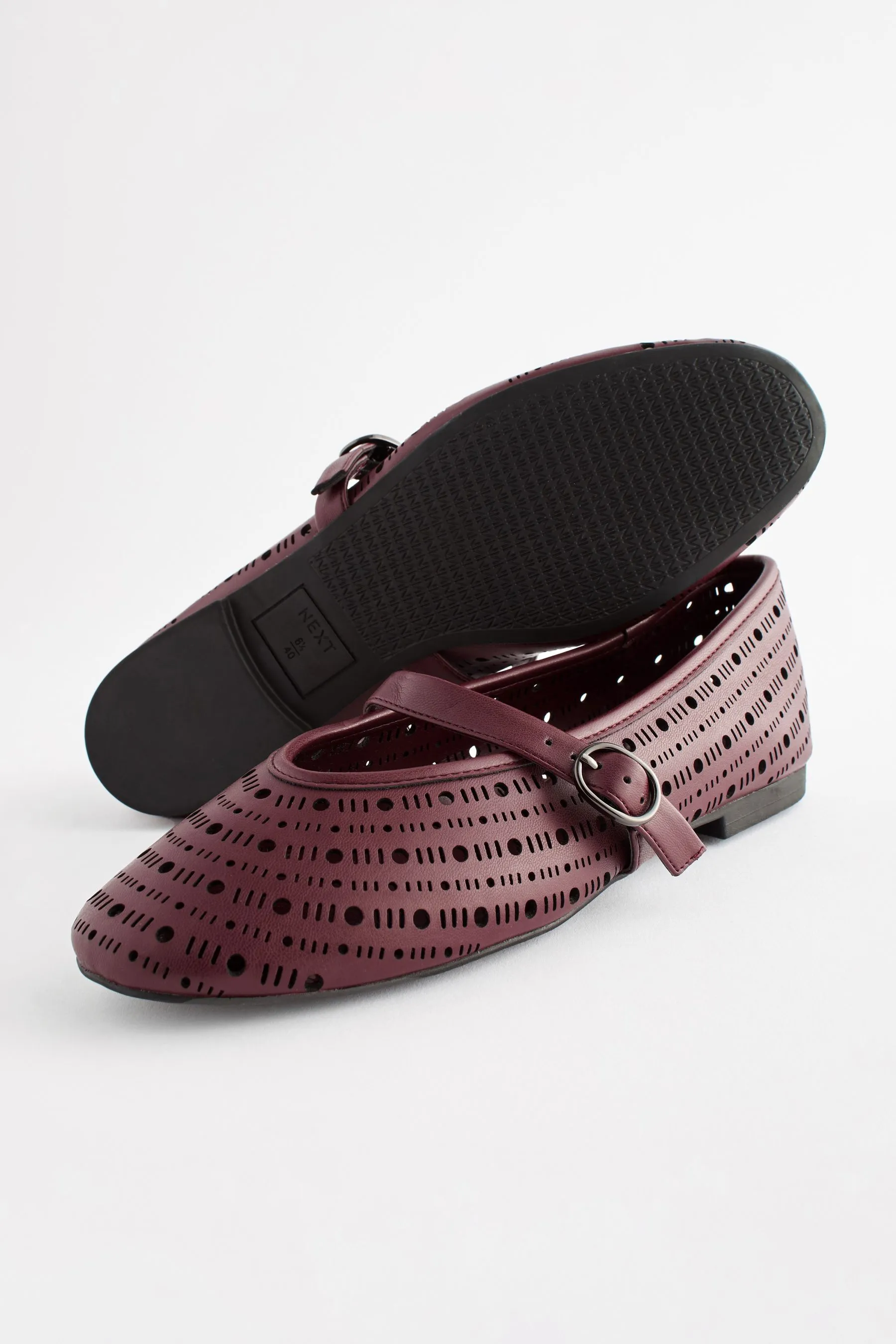 Forever Comfort® - Scarpe Mary Jane taglio laser