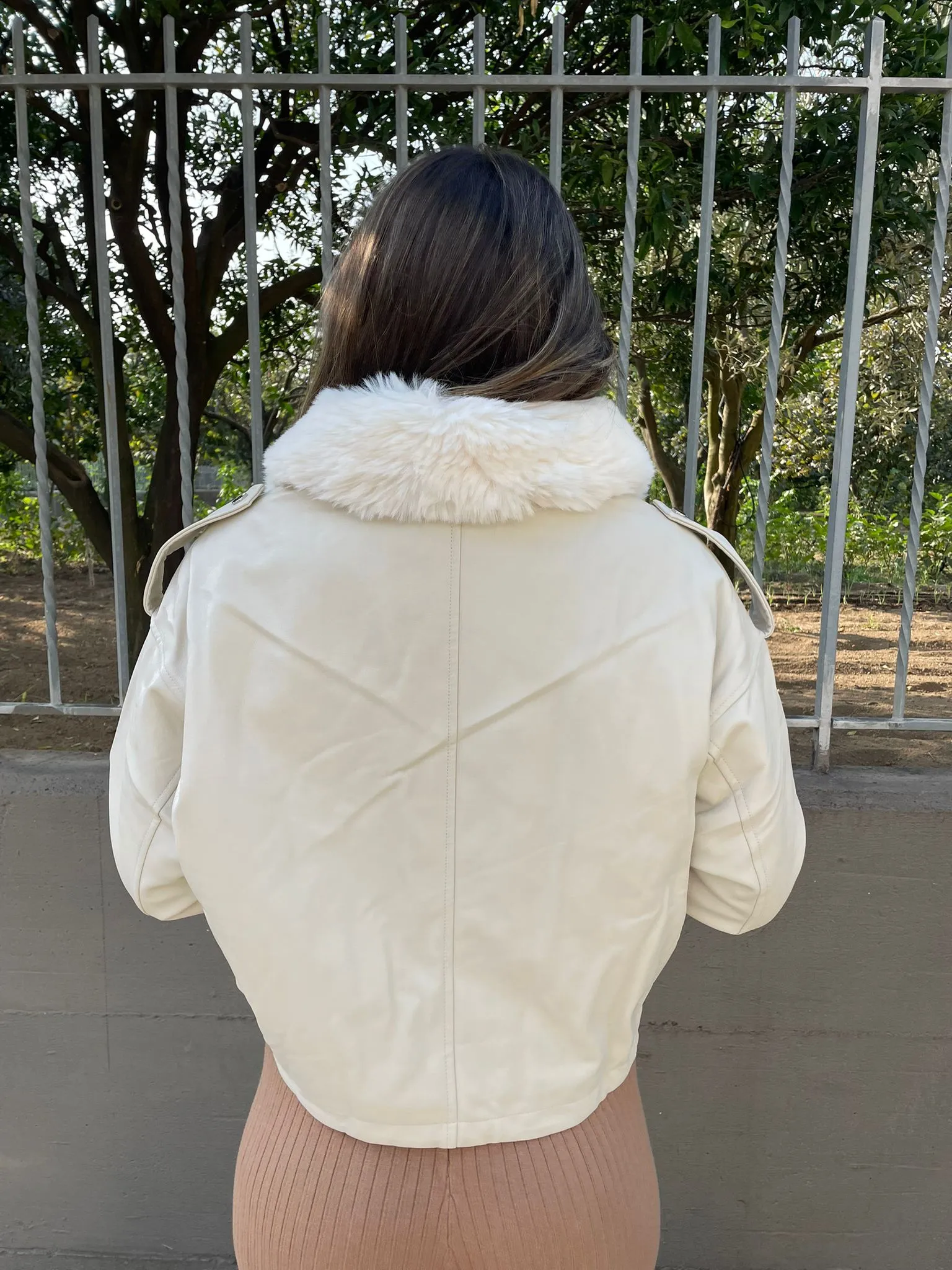 Giubbino eco pelle con collo e maniche in pelliccia