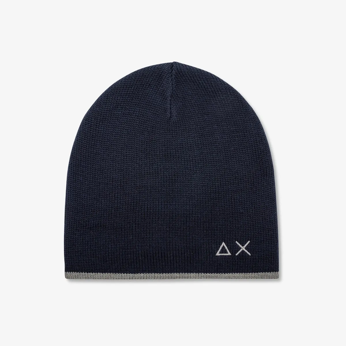 Hat with Contrasting Logo / Blue