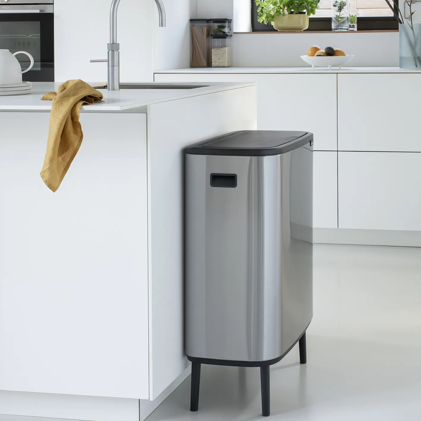 Pattumiera touch alta Bo 60 L.jz{font-size:18px}Mineral concrete grey