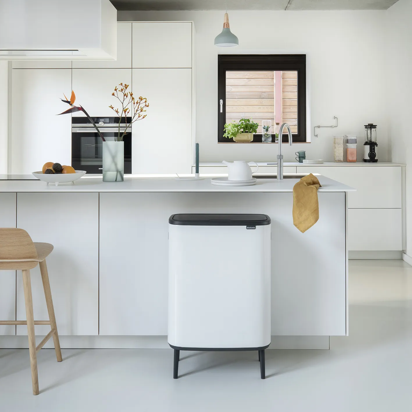 Pattumiera touch alta Bo 60 L.jz{font-size:18px}Mineral concrete grey