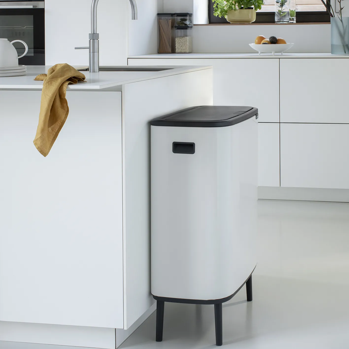 Pattumiera touch alta Bo 60 L.jz{font-size:18px}Mineral concrete grey