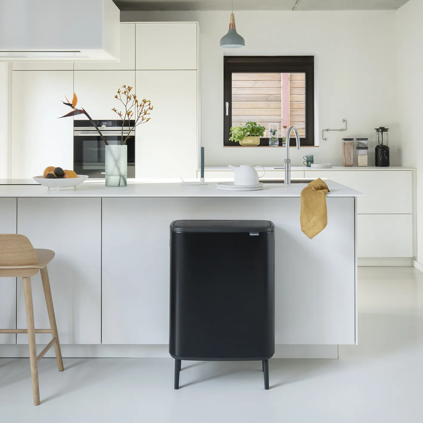 Pattumiera touch alta Bo 60 L.jz{font-size:18px}Mineral concrete grey