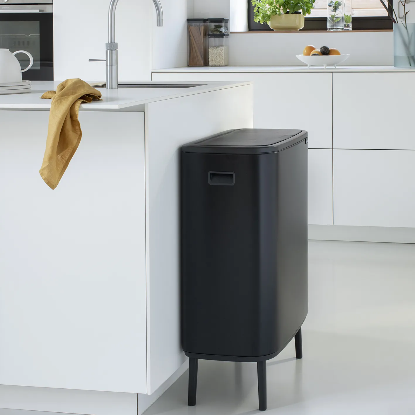 Pattumiera touch alta Bo 60 L.jz{font-size:18px}Mineral concrete grey