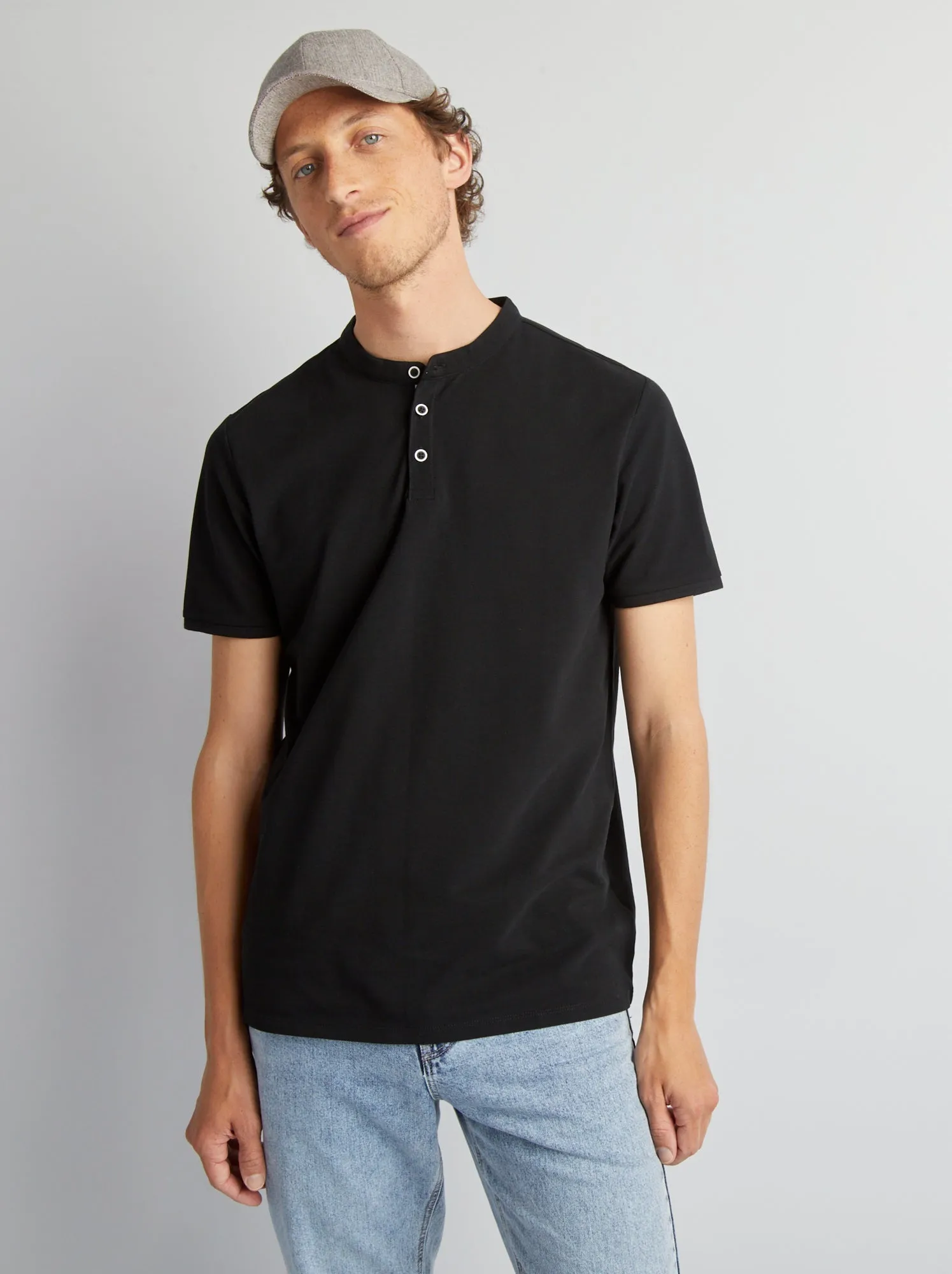 Polo con collo serafino - nero