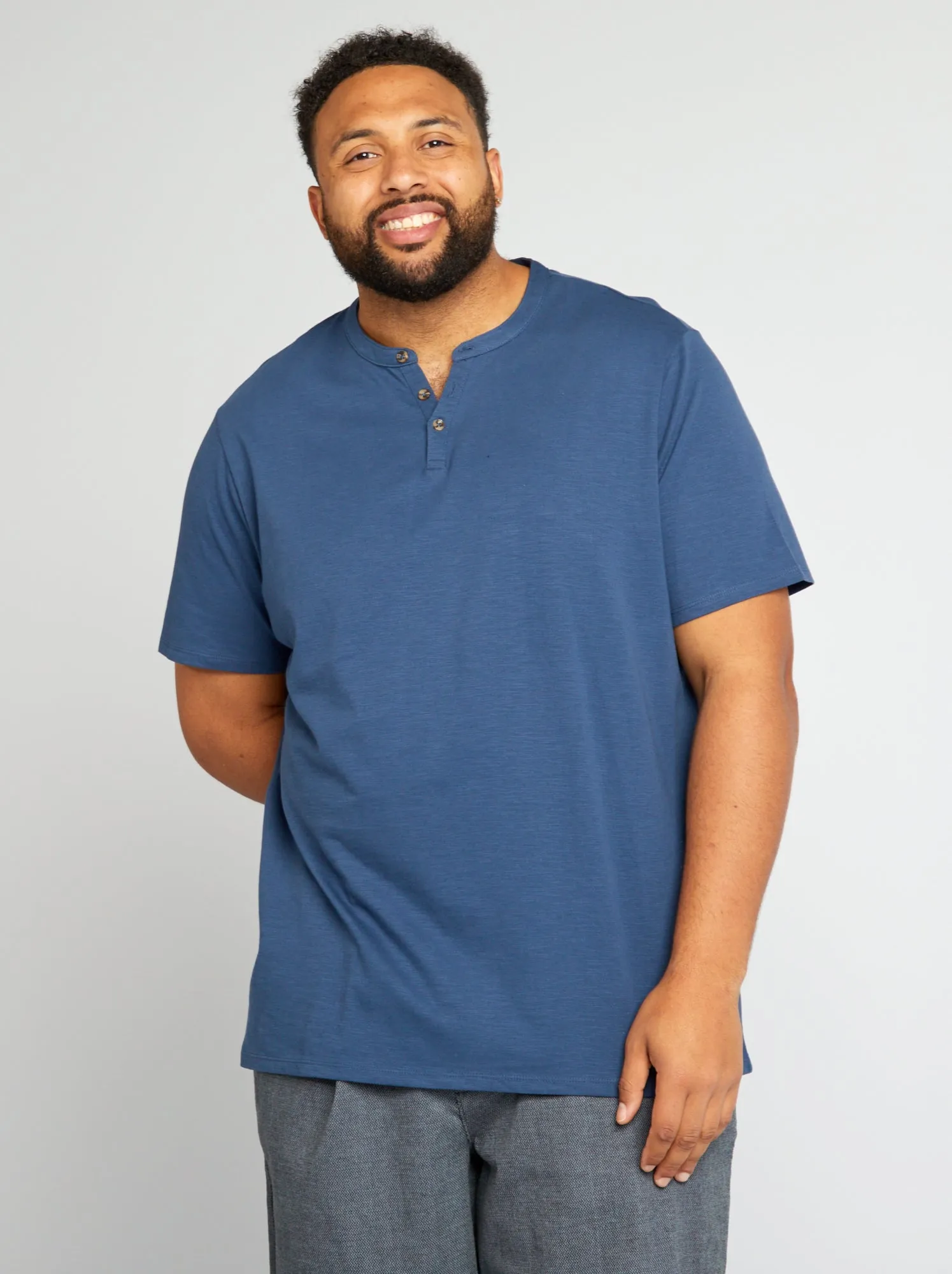 T-shirt in jersey con collo serafino - BLU