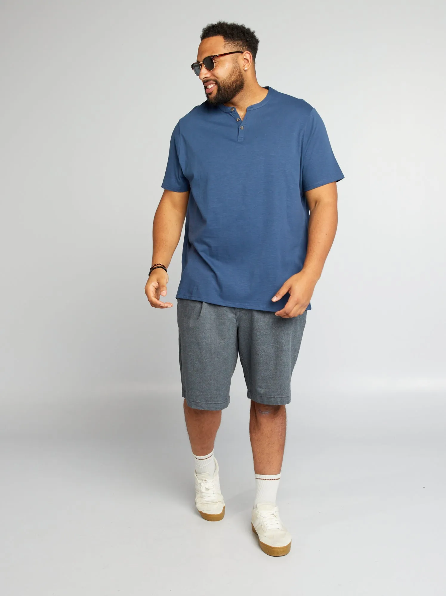 T-shirt in jersey con collo serafino - BLU