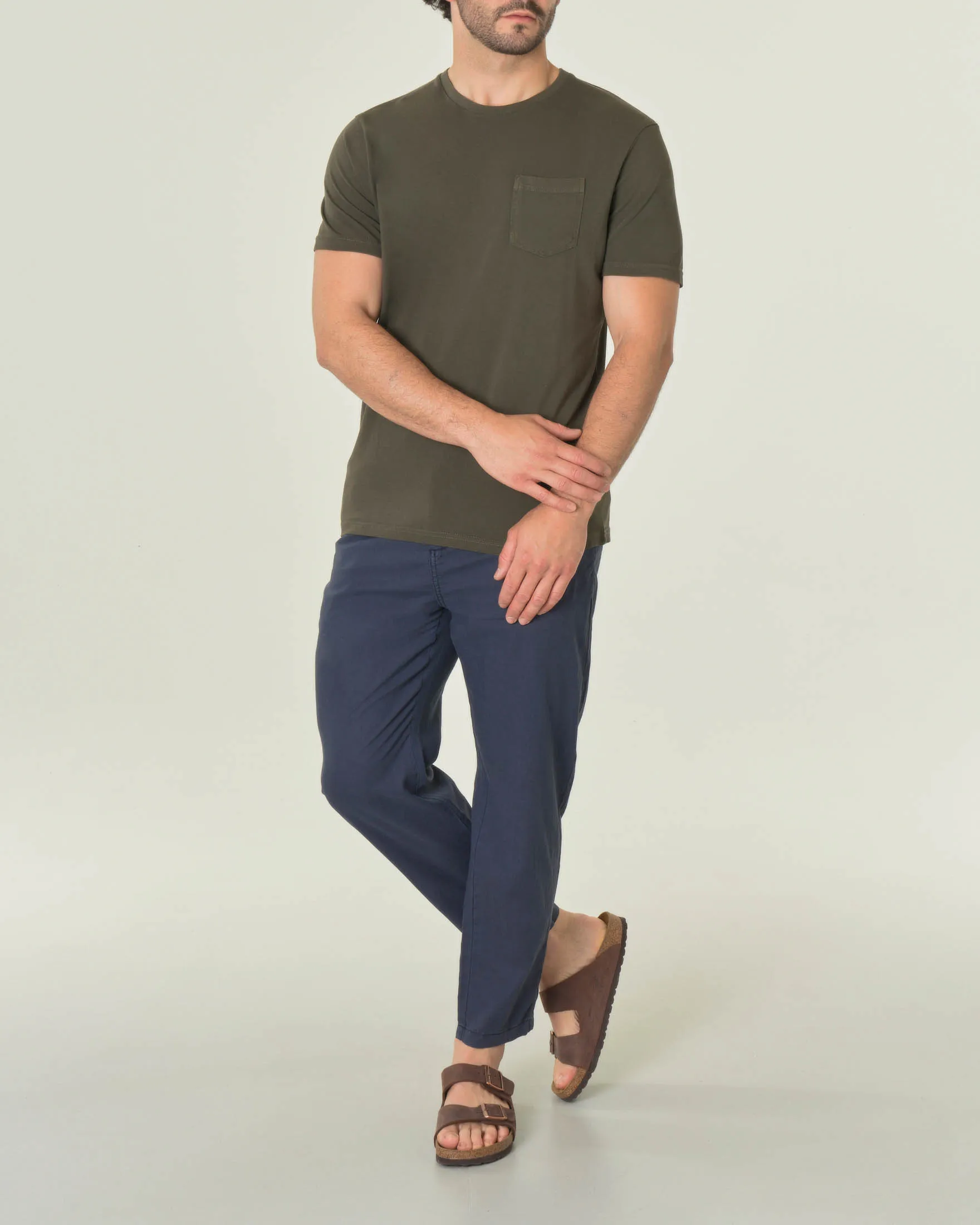 T-shirt verde militare mezza manica in piquè di cotone con taschino applicato sul petto