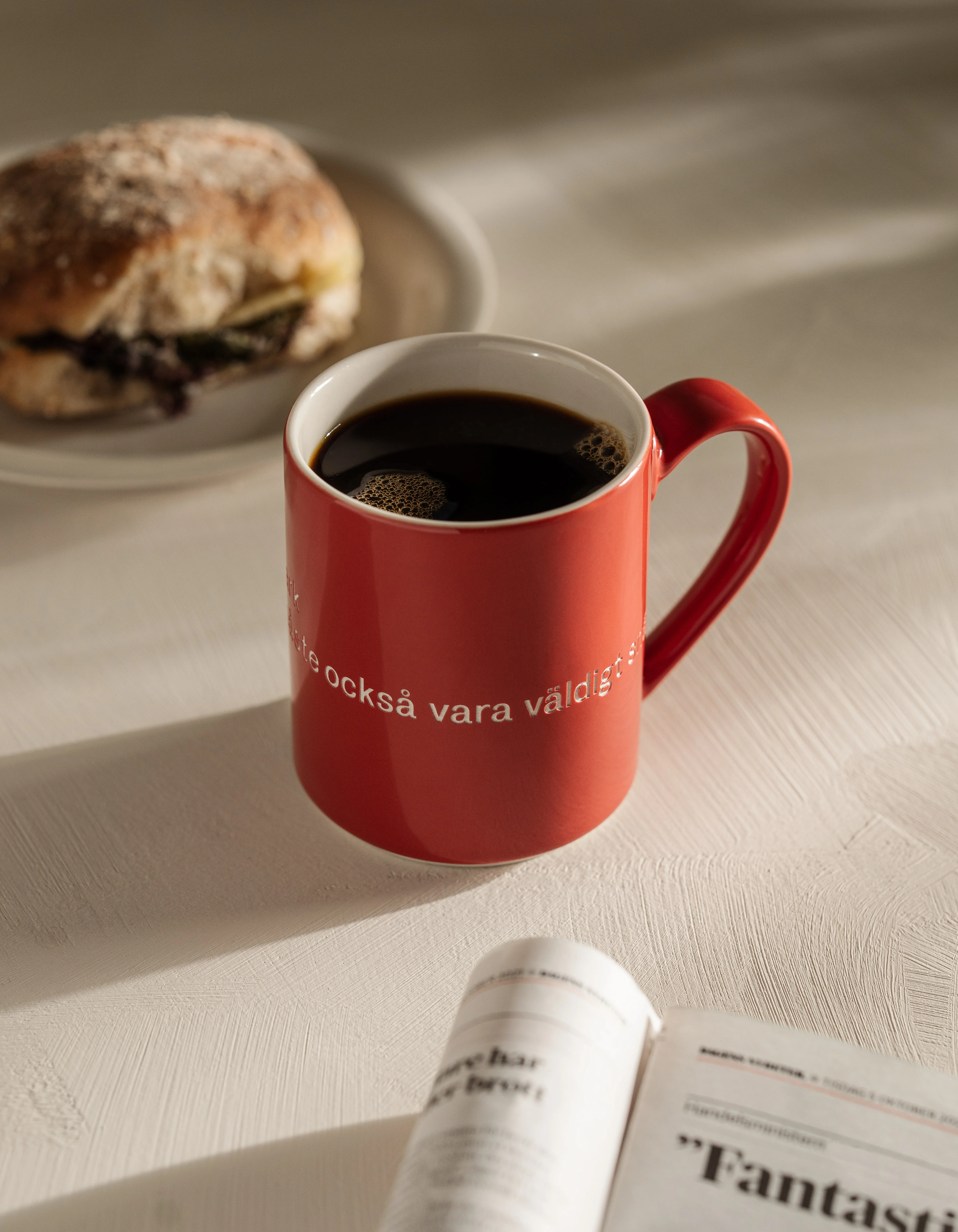 Tazza Astrid Lindgren, "If you are very strong".jq{font-size:18px}rosso-svedese