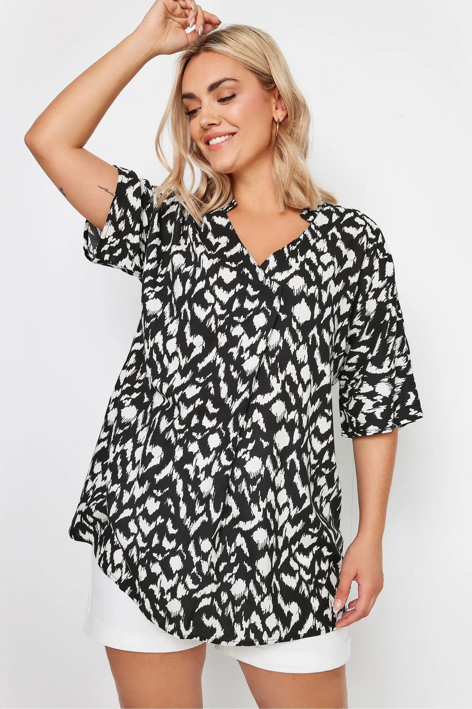 Yours Curve - Stampa - Blusa plissettata con stampa azteca