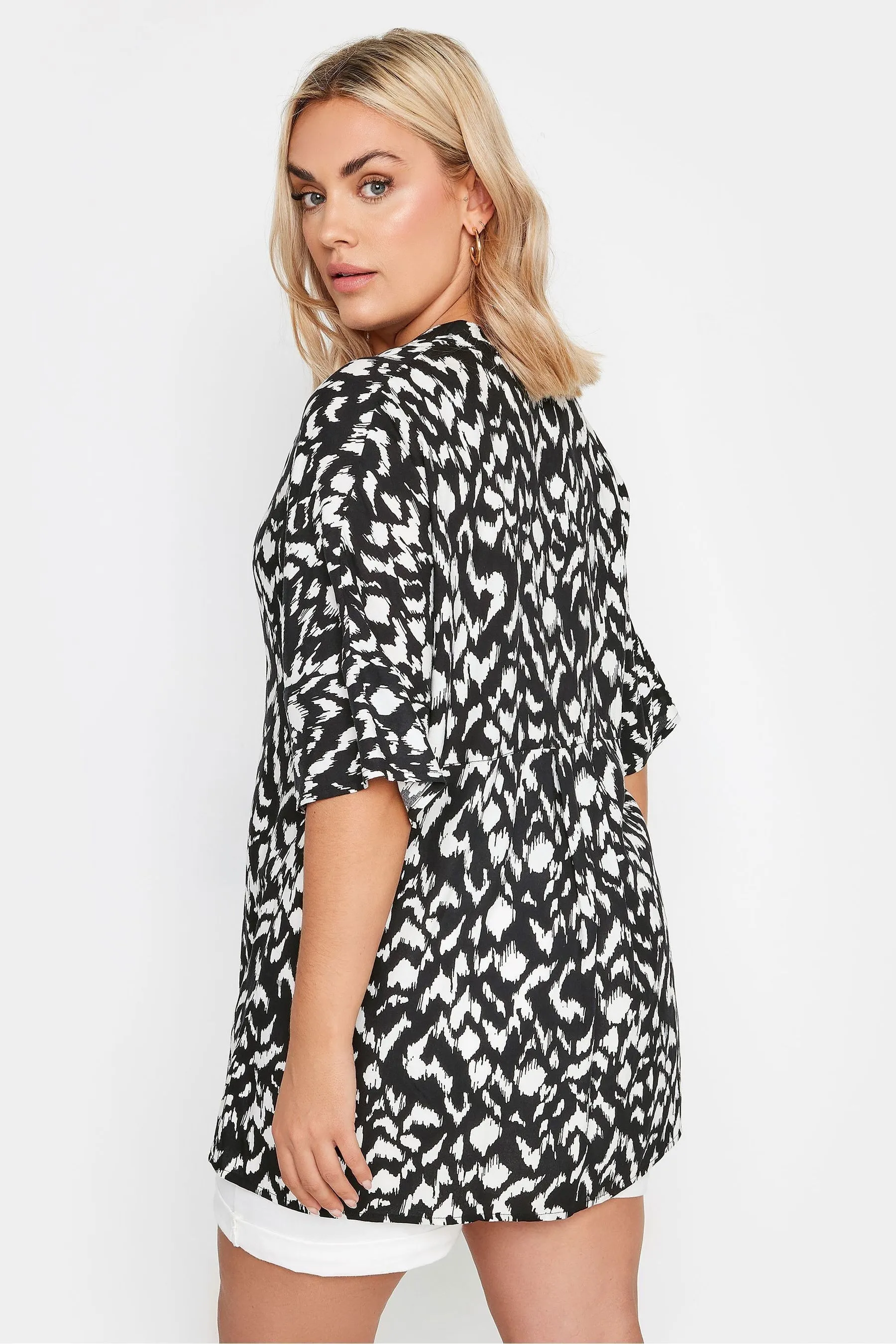 Yours Curve - Stampa - Blusa plissettata con stampa azteca